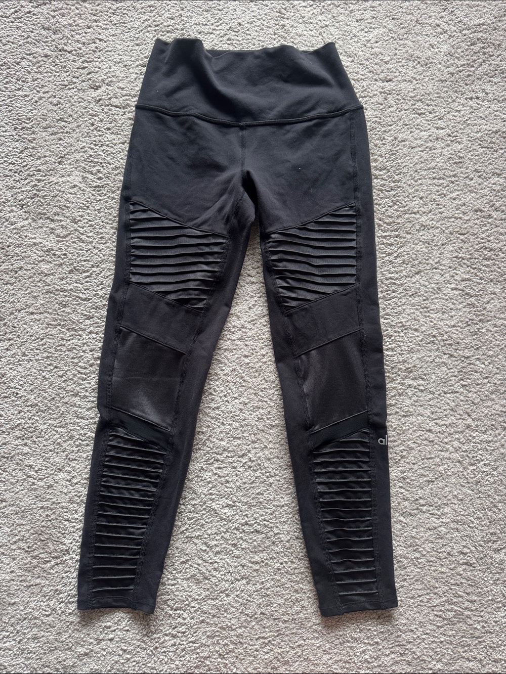 EUC alo yoga “moto” legging
